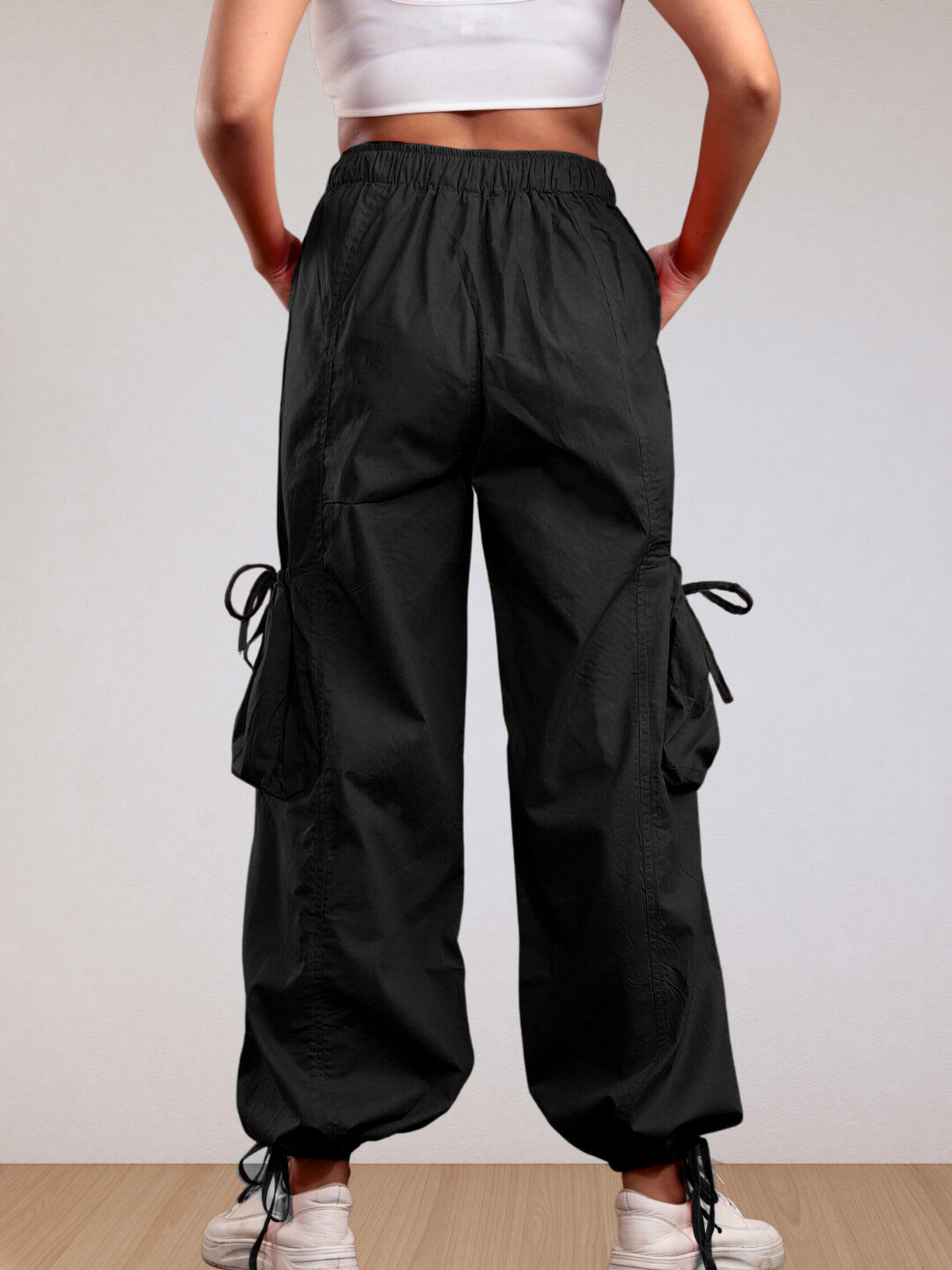 The Parachute Pant Black