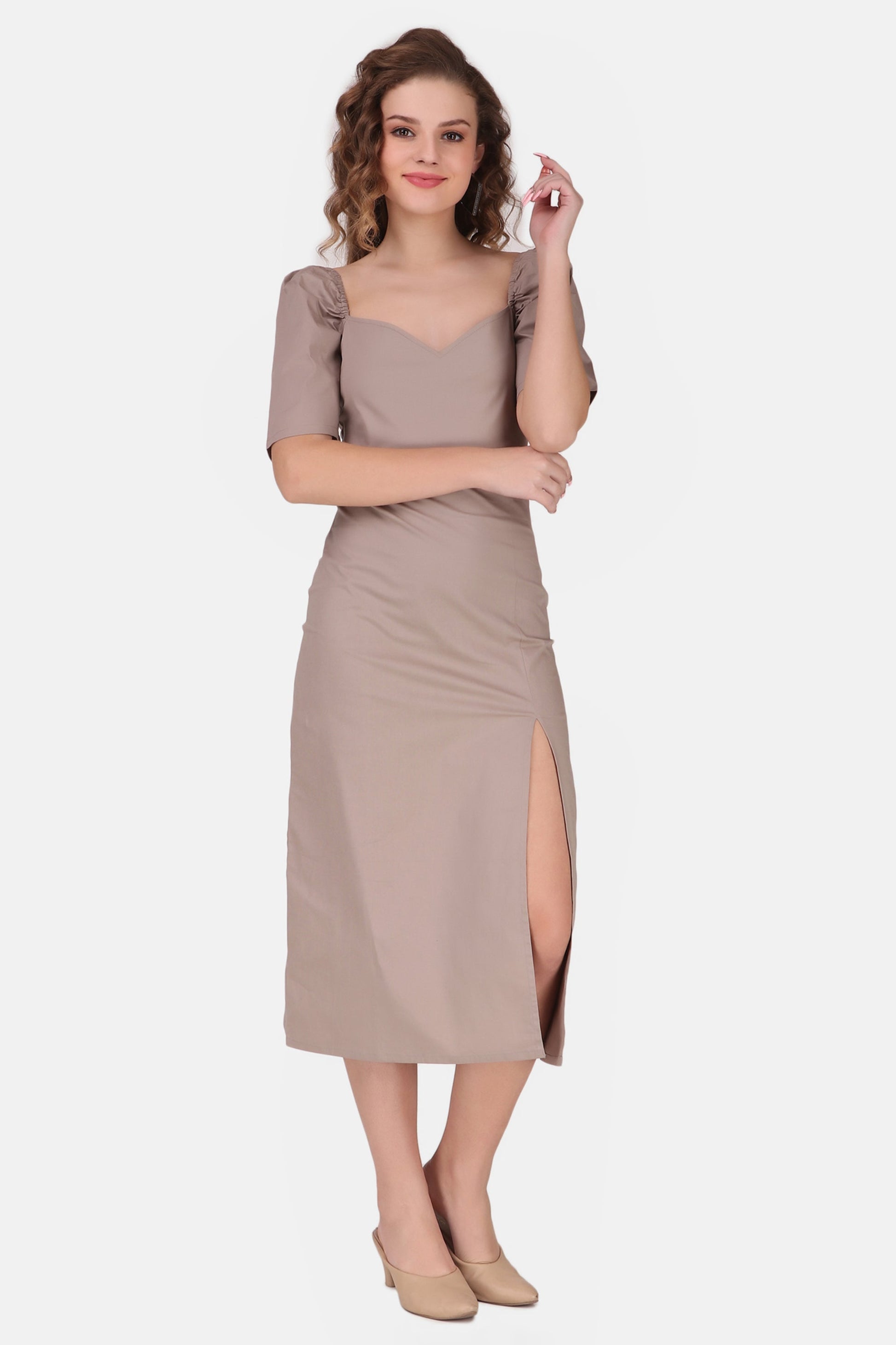 Sweetheart Midi dress - Light beige